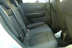 Хетчбэк Chevrolet Aveo 2013 года, 679000 рублей, Омск