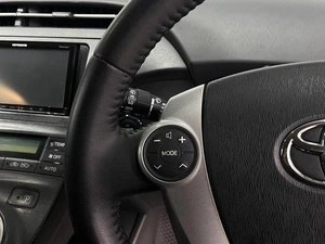 Лифтбек Toyota Prius 2011 года, 999000 рублей, Красноярск