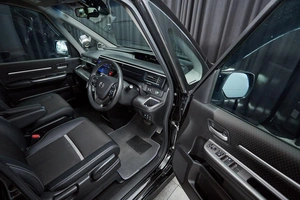 Минивэн Honda Stepwgn Spada 2019 года, 2350000 рублей, Красноярск
