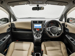Хетчбэк Toyota Ractis 2013 года, 1150000 рублей, Красноярск
