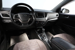 Седан Hyundai Solaris 2017 года, 1349000 рублей, Новосибирск