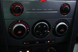 Хетчбэк Mazda 3 2007 года, 673000 рублей, Солонцы