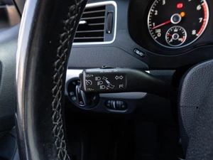 Седан Volkswagen Jetta 2013 года, 1149000 рублей, Саратов