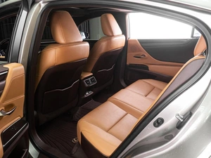 Седан Lexus ES 2020 года, 4029000 рублей, Тюмень