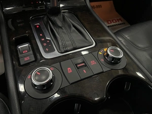 Внедорожник Volkswagen Touareg 2010 года, 1687000 рублей, Солонцы