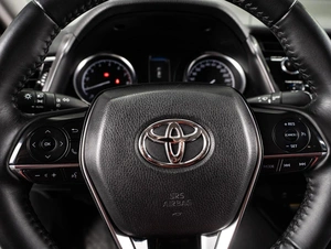 Седан Toyota Camry 2019 года, 2599000 рублей, Тюмень