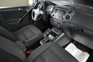 Внедорожник Volkswagen Tiguan 2012 года, 1459000 рублей, Тюмень