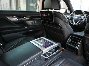 Седан BMW 7 серия 2017 года, 3274000 рублей, Кирилловка