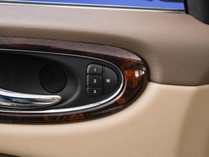 Седан Jaguar XJ 2009 года, 1849985 рублей, Москва