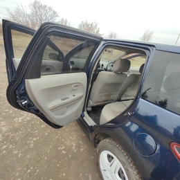 Хетчбэк Toyota Ist 2002 года, 428000 рублей, Красноярск