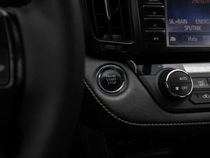 Внедорожник Toyota RAV4 2016 года, 2330000 рублей, Большой Сочи