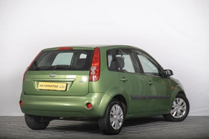 Хетчбэк Ford Fiesta 2006 года, 379000 рублей, Томск