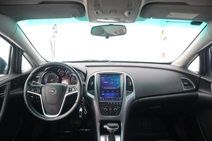 Седан Opel Astra 2014 года, 955000 рублей, Орёл