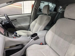 Лифтбек Toyota Prius 2015 года, 1290000 рублей, Барнаул