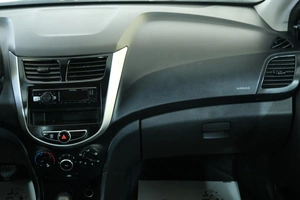 Седан Hyundai Solaris 2014 года, 889000 рублей, Омск