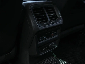 Внедорожник Volkswagen Tiguan 2018 года, 2319000 рублей, Волгоград