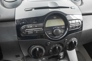 Хетчбэк Mazda 2 2012 года, 1249000 рублей, Барнаул