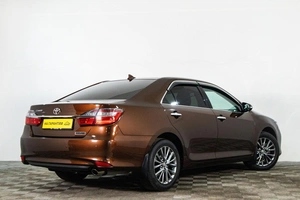Седан Toyota Camry 2017 года, 2729000 рублей, Сургут