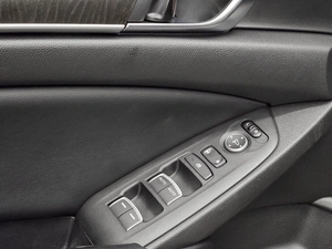 Седан Honda Accord 2017 года, 2380000 рублей, Красноярск