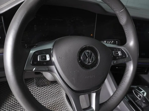 Внедорожник Volkswagen Touareg 2018 года, 4420000 рублей, Ростов-на-Дону