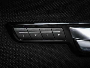 Внедорожник Land Rover Range Rover Evoque 2012 года, 2299000 рублей, Кирилловка