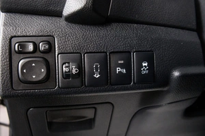 Хетчбэк Toyota Auris 2013 года, 1229000 рублей, Пермь