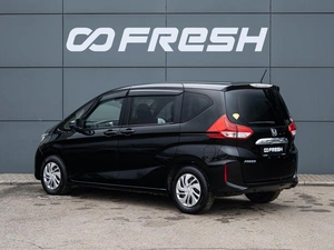 Минивэн Honda Freed 2018 года, 1700000 рублей, Краснодар