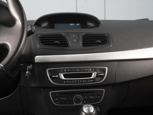 Хетчбэк Renault Megane 2012 года, 560000 рублей, Омск