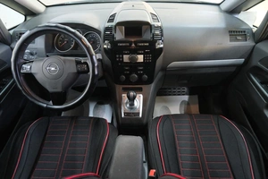 Минивэн Opel Zafira 2011 года, 729000 рублей, Омск