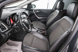 Седан Opel Astra 2013 года, 899000 рублей, Красноярск