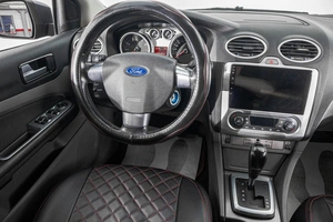 Хетчбэк Ford Focus 2010 года, 699000 рублей, Барнаул