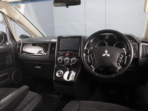 Минивэн Mitsubishi Delica D5 2018 года, 2850000 рублей, Омск