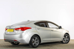 Седан Hyundai Elantra 2012 года, 919000 рублей, Тюмень