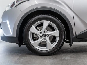 Внедорожник Toyota C-HR 2017 года, 1910000 рублей, Красноярск