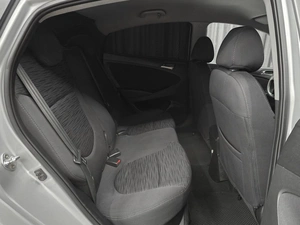 Седан Hyundai Solaris 2015 года, 800000 рублей, Красноярск