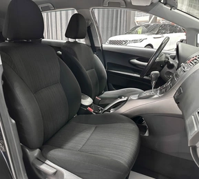 Хетчбэк Toyota Auris 2008 года, 797000 рублей, Красноярск