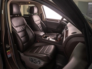 Внедорожник Volkswagen Touareg 2012 года, 2099000 рублей, Тюмень