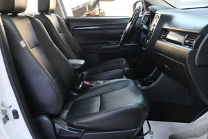 Внедорожник Mitsubishi Outlander 2016 года, 1699000 рублей, Омск