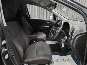 Минивэн Toyota Wish 2004 года, 750000 рублей, Красноярск