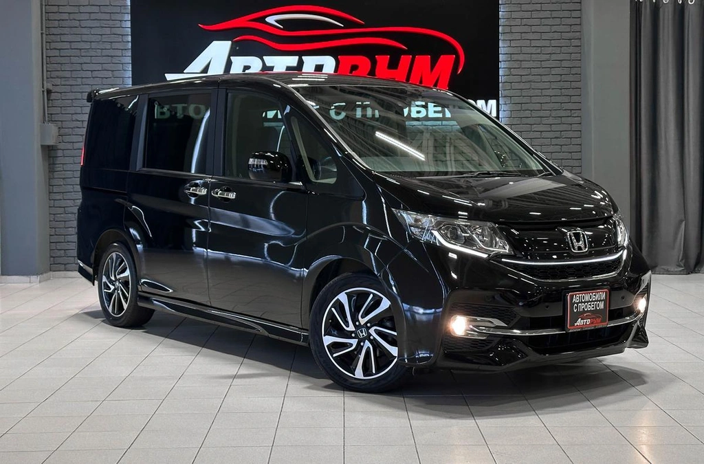Минивэн Honda Stepwgn Spada 2016 года, 1947000 рублей, Красноярск