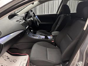 Седан Mazda Axela 2010 года, 850000 рублей, Красноярск