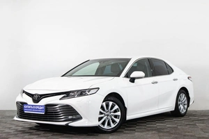Седан Toyota Camry 2018 года, 2799000 рублей, Сургут