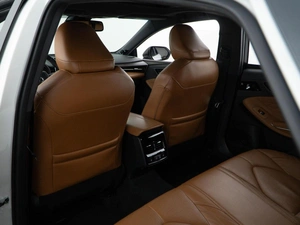 Седан Toyota Avalon 2022 года, 3998999 рублей, Москва