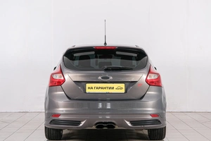 Хетчбэк Ford Focus 2011 года, 749000 рублей, Красноярск