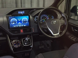 Минивэн Toyota Esquire 2015 года, 1675000 рублей, Красноярск