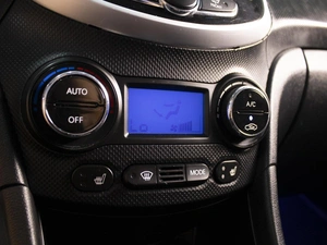 Хетчбэк Hyundai Solaris 2013 года, 980000 рублей, Омск