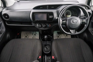 Хетчбэк Toyota Vitz 2017 года, 889000 рублей, Красноярск