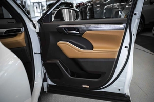 Внедорожник Toyota Highlander 2022 года, 8999000 рублей, Москва