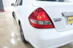 Седан Nissan Tiida Latio 2004 года, 499000 рублей, Новокузнецк