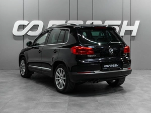 Внедорожник Volkswagen Tiguan 2012 года, 1400000 рублей, Тюмень